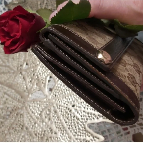 Gucci Brown Monogram Wallet - Picture 4 of 13